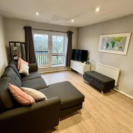 Immaculate 2 Bed Flat With Free Parking! Appartement Watford  Buitenkant foto
