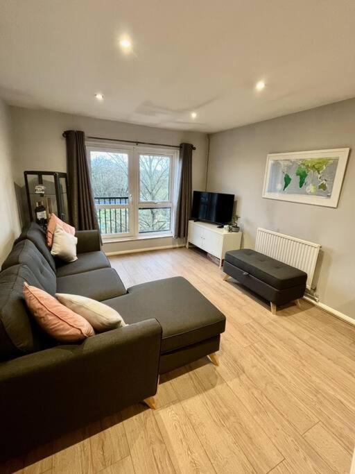 Immaculate 2 Bed Flat With Free Parking! Appartement Watford  Buitenkant foto